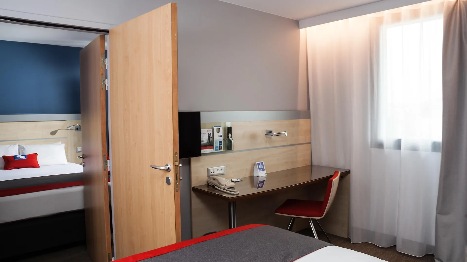 Holiday Inn Express Toulouse Airport By Ihg Blagnac