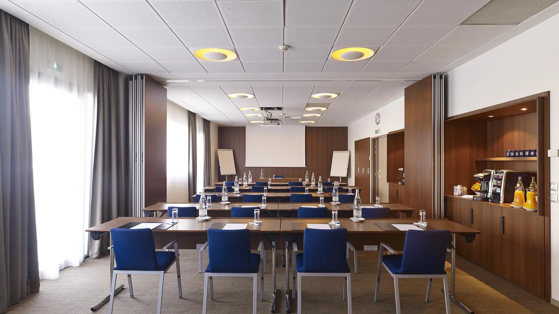 Hotel Holiday Inn Express Toulouse Airport By Ihg Blagnac