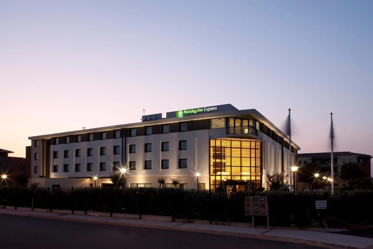Holiday Inn Express Toulouse Airport By Ihg Бланьяк 3*,
