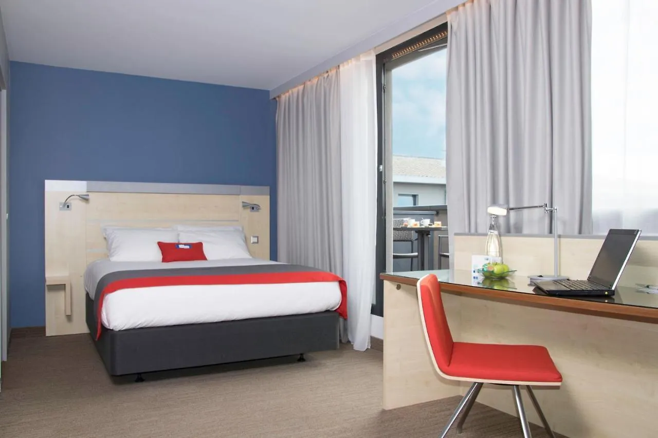 Holiday Inn Express Toulouse Airport By Ihg Blagnac Hotel