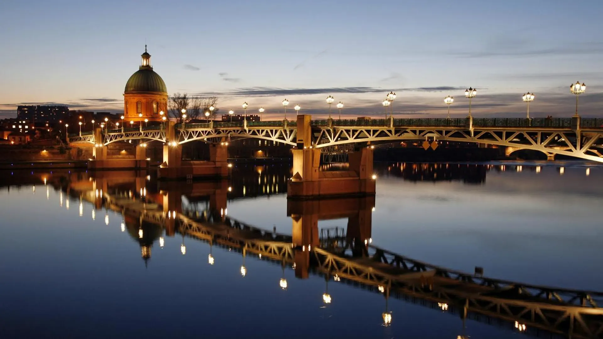 Holiday Inn Express Toulouse Airport By Ihg Blagnac