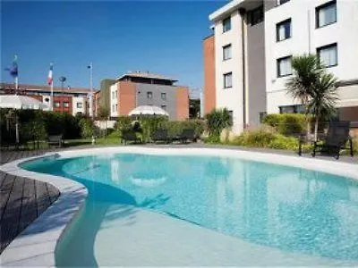 Holiday Inn Express Toulouse Airport By Ihg Blagnac