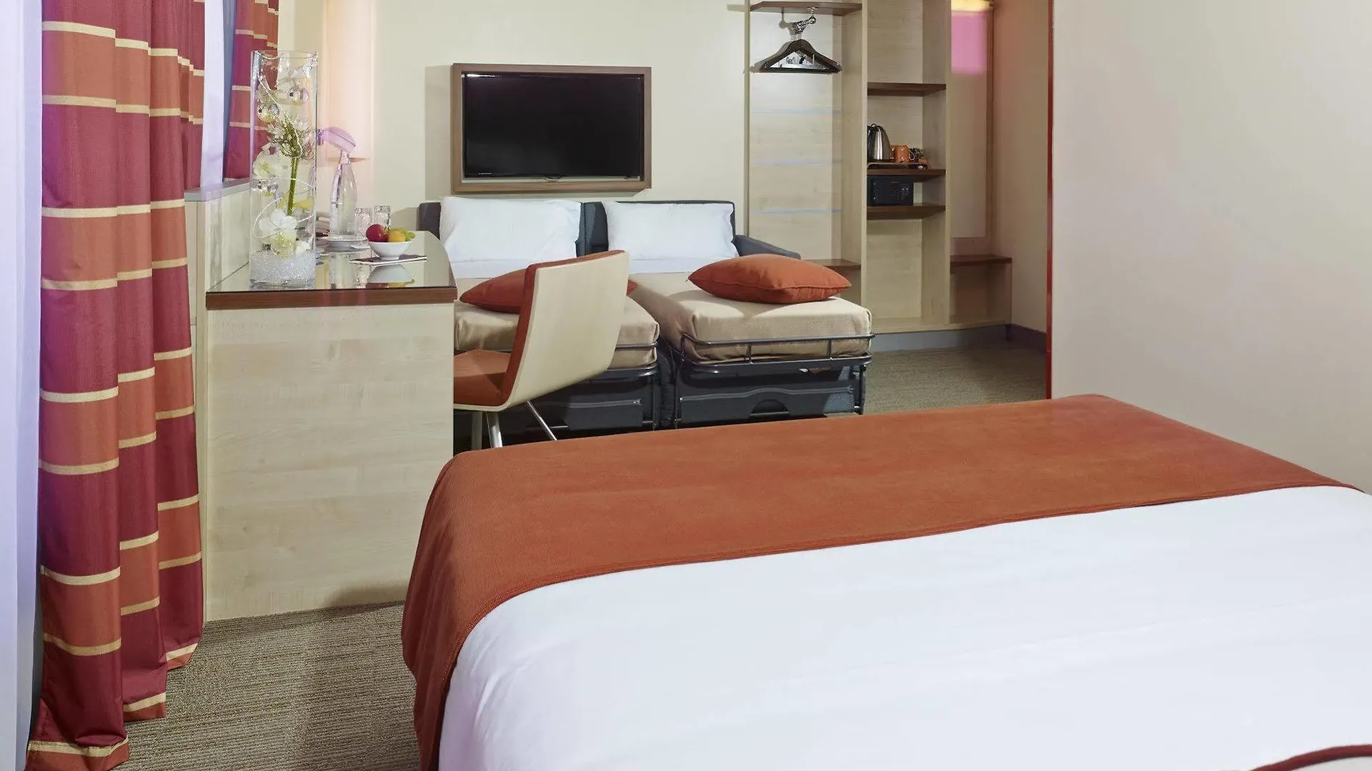Holiday Inn Express Toulouse Airport By Ihg Blagnac 3*,