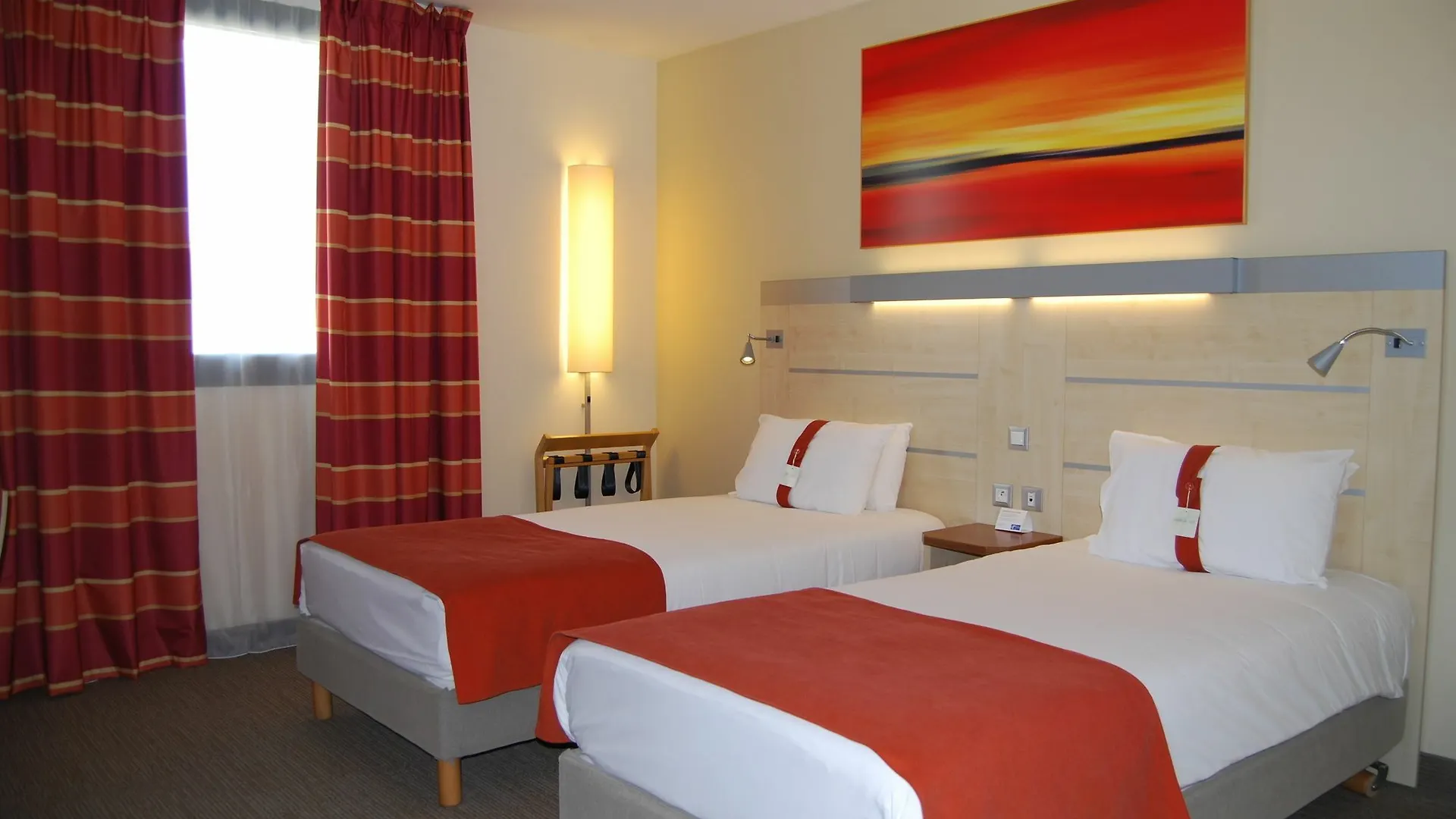 Holiday Inn Express Toulouse Airport By Ihg Blagnac Hotel