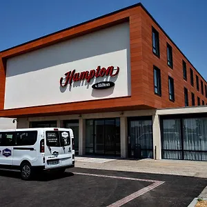 Hampton By Hilton Toulouse Airport *** Blagnac