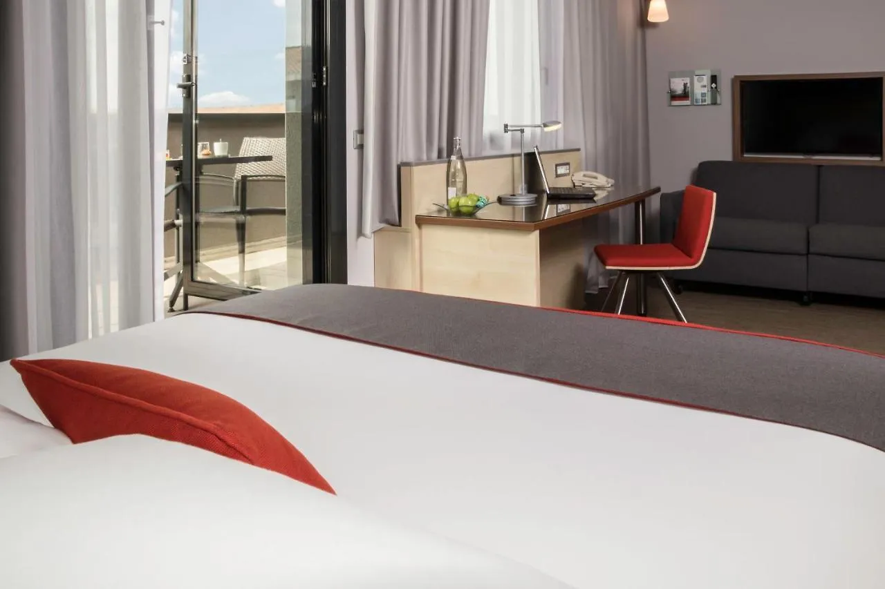 Holiday Inn Express Toulouse Airport, An Ihg Hotel Blagnac