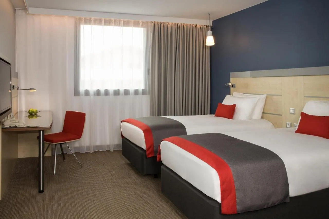 Holiday Inn Express Toulouse Airport, An Ihg Hotel Blagnac