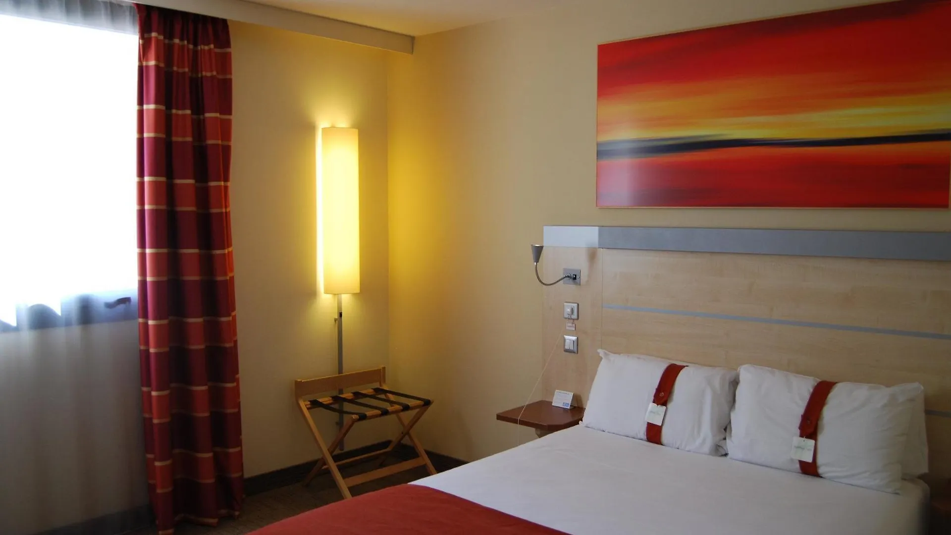 Hotel Holiday Inn Express Toulouse Airport By Ihg Blagnac