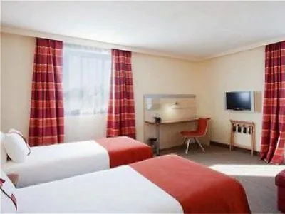 Holiday Inn Express Toulouse Airport By Ihg Blagnac Hotel